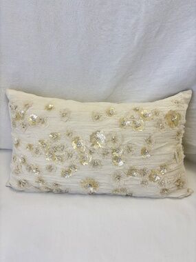 RÊVE Archival Pleated Linen All-Over Beaded Accent Pillow